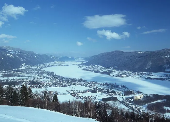 Seecamping Hoffmann Kamp alanı Steindorf am Ossiacher See